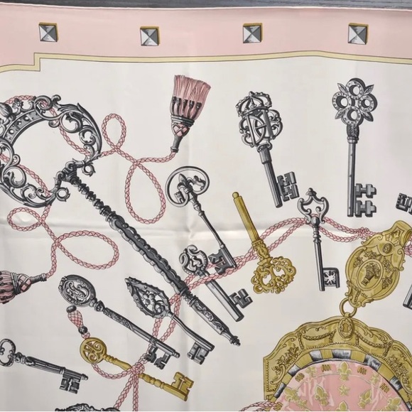 HERMES Carre 90 Scarf "LES CLES" Silk Pink - Picture 6 of 13